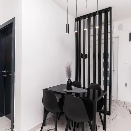Blue Trail Apartment *